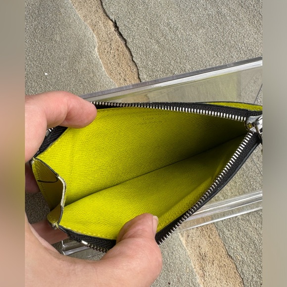 🌟 “B” Louis Vuitton Taigarama Coin/Card Holder Electric Yellow - Picture 3 of 5